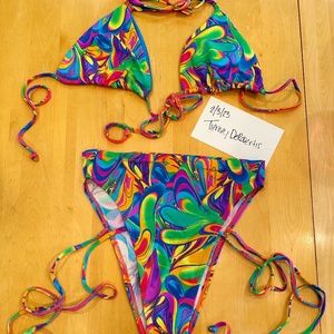 Trippy bikini rave set